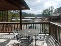 C12 - Luxury, Loft, Log-Sided Two Bedroom Harbor North Cottage on Lake Ouachita Hotels in Montgomery County