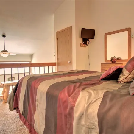 Dd402e Buffalo Village Studio 1 Bedroom Condo by RedAwning