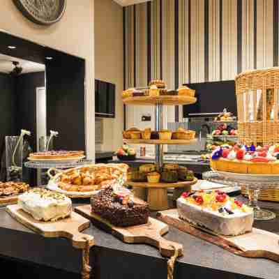 Plaza Madeleine & Spa Dining/Meeting Rooms
