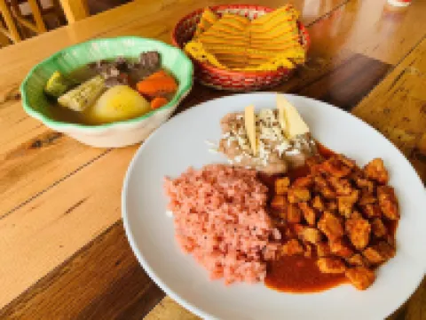 Rimusa Inn y Parque Cueva de Los Leones