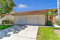 Premier Carlsbad furnished 2 bdrm townhouse for rent -ocean and sunset views 더 플라워 필즈 주변 호텔