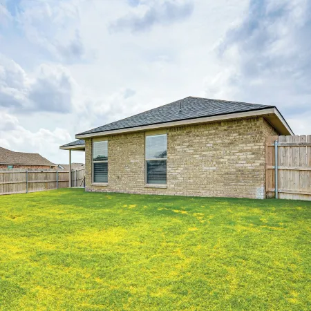 Modern Home in Upcoming Area 8 Mi to Texas Tech