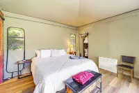 Mtn-view Deck: Scenic Glamping Getaway Near Boone! Hotels in Laurel Creek