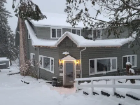 Bonnie View Inn Hotels in Haliburton County