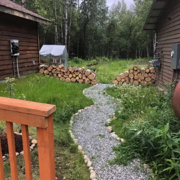Quaint Rural Cabin Near Hatcher Pass