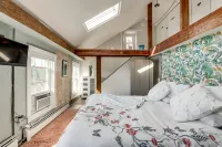 Lambertville Retreat - Walk to Shopping and Dining!