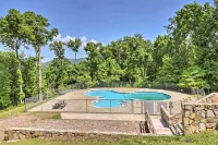 North Georgia Cabin w/ Hot Tub & Community Perks! - Uima-altaat