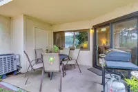 Steps to Shore: Scenic Big Boulder Lake Condo! - موقف سيارات