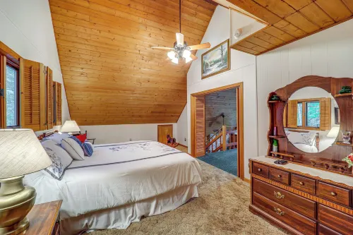 Family Cabin & Deep Gap Game Room & Scenic Views - Tiny houses