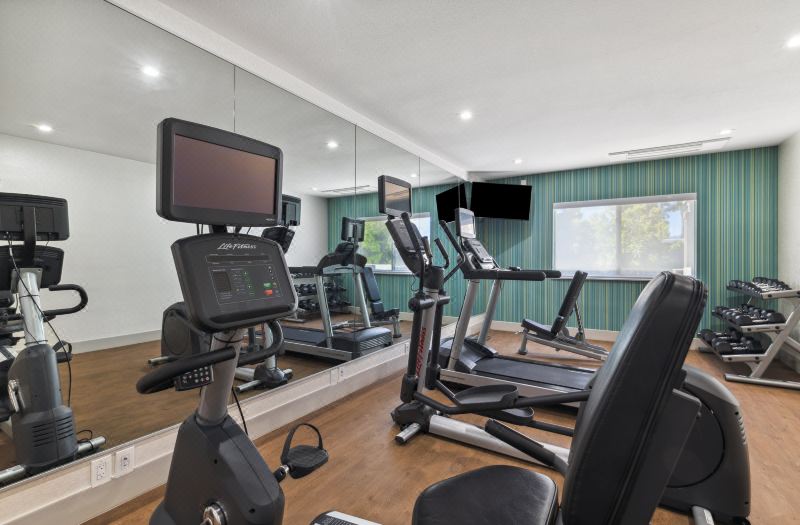 Holiday Inn Express & Suites Mountain View Silicon Valley by IHG photo 2