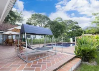 Doral House Villavicencio - Pools