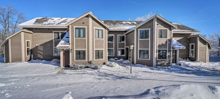 Idyllic Somerset Condo Ski, Hike and Relax! Hotels in Somerset County