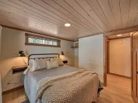 Serene Kootenai Cabin - 3 Mi to Dtwn and River! Hotels in Boundary County