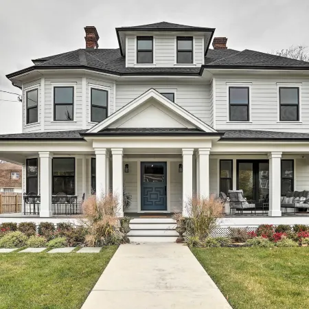 Grand Long Branch Home 1 Block to Beach!