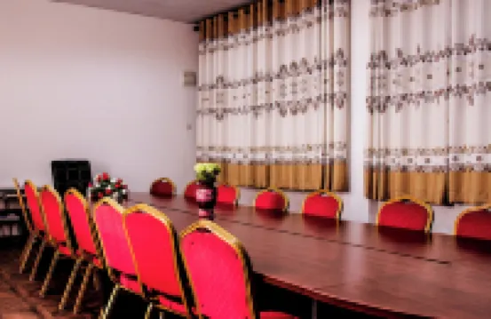 姆巴萊旅行者旅館