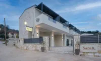 Sarah Luxury Rooms - Apartments