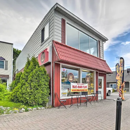 Walkable St Ignace Condo w/ Lake Huron Views