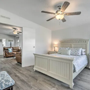 Pet-Friendly Home 10 Mi to Lake Okeechobee!