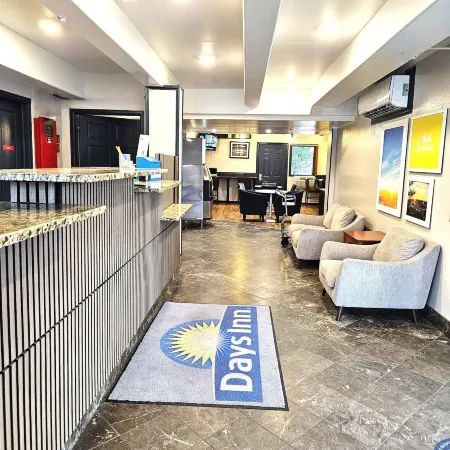 Days Inn by Wyndham Denver Downtown Отели рядом с достопримечательностью «Капитолий штата Колорадо»
