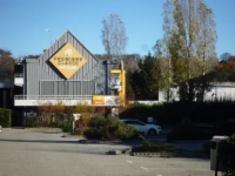 南瓦朗斯普瑞米爾經典酒店 得弘酒店