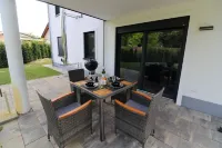 House by the lake with access Hotels in Zeuthen