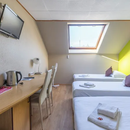 Sleep and Go Bruges Отели рядом с достопримечательностью «Стадион «Ян Брейдел»»