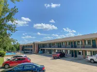 Green Gables Inn - Motels