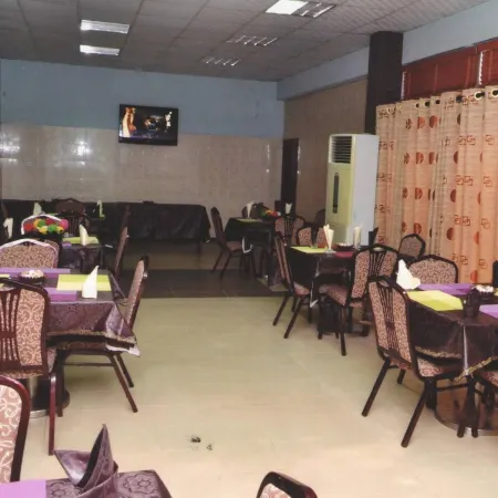 Naptin Executive Hotel and Suites