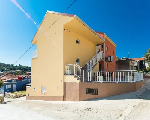 Apartments Sunshine Home Hotels in Vela Luka