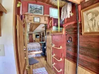 Fabulous Caboose Cabin in charming Eureka Springs
