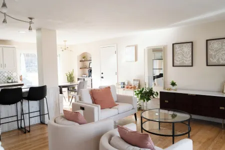 Spacious 4BR Home+Patio Retreat