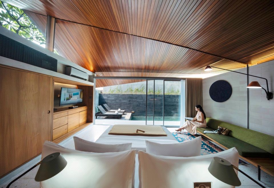 2. 아탑 리조트 창..