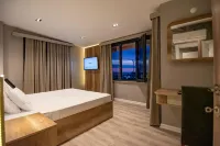Green Palace Suite Hotel - balcony