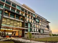 Eastwood Valley Golf & Country Club Hotels near Tusan Cliff Beach