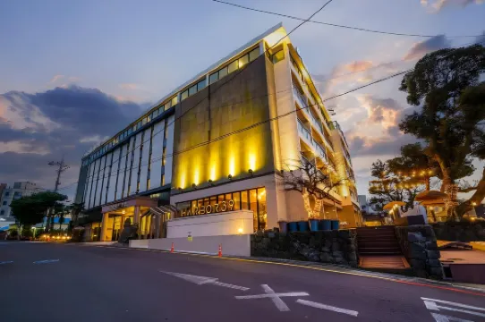 Cheonjiyeon Crystal Hotel