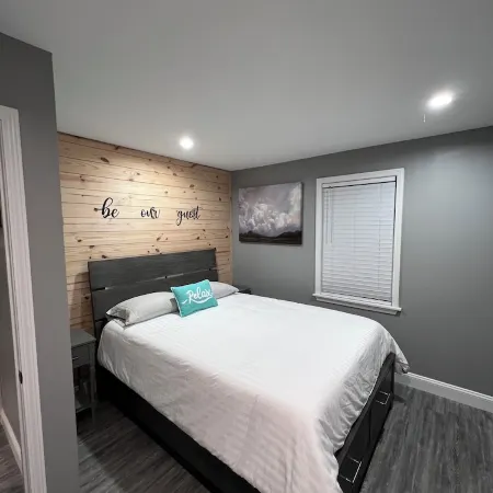 Charming 2-bedroom bungalow in Smithfield with AC, WiFi, washer and dryer