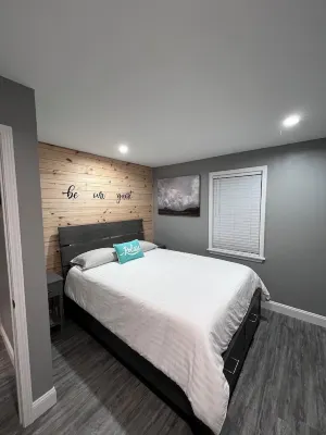 Charming 2-bedroom bungalow in Smithfield with AC, WiFi, washer and dryer