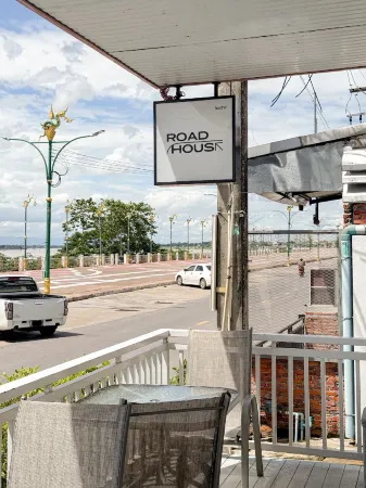 Roadhouse Отели рядом с достопримечательностью «Салакэуку»