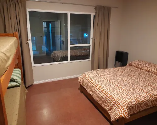 關那科旅舍 馬德林港酒店