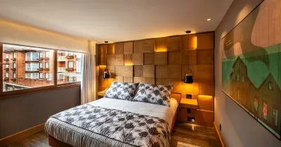 Wood Hotel Hotell i C A I C
