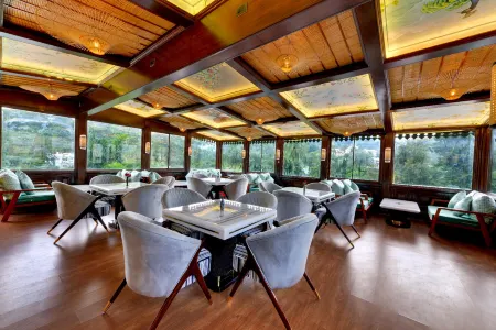 Chacha Inn the Garden Retreat Отели рядом с достопримечательностью «Пандав Бгаван Комплекс»