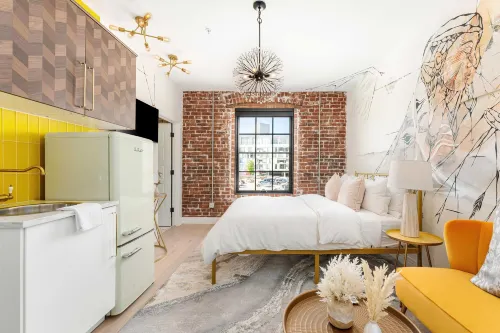 เดอะ อะโคมา เฮ้าส์