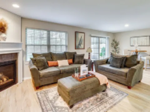 Family Getaway 16 Mi to Pittsburgh! Hotels in Monroeville