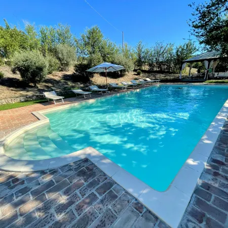 Detached Villa - Sleeps 10 - Pool - Pergola - Playground for Children - Wifi