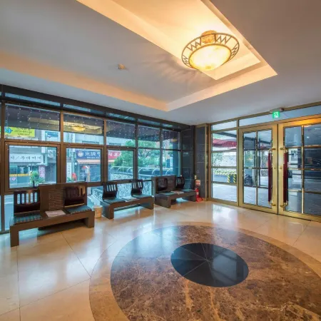 Hapjeong Namgyung Hotel Отели рядом с достопримечательностью «Станция метро Hapjeong»