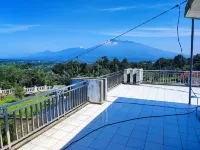 Villa Nadhira Syariah Hotels in Cigombong