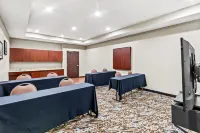 MainStay Suites Lufkin Hotels in Lufkin