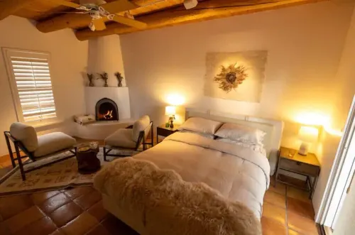 Peaceful Suite in Desert Inn- Acoma Queen Room