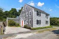 Heritage Home - Historic Home in Sandwich Village