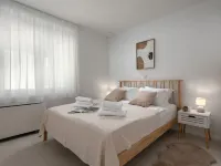 Desamani 975 Hotels in Šodići